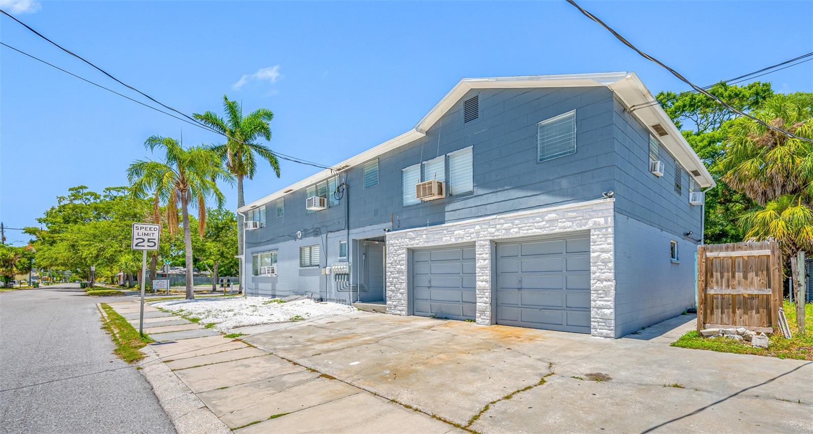 931 15th St W Property Photo 20