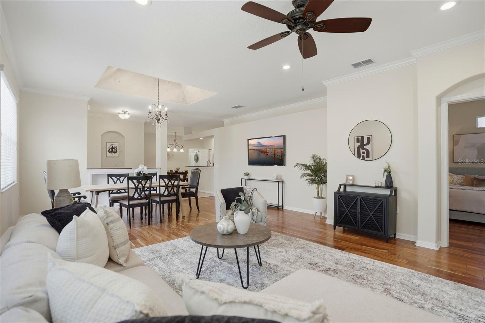 8005 Shaddock Pl Property Photo 3
