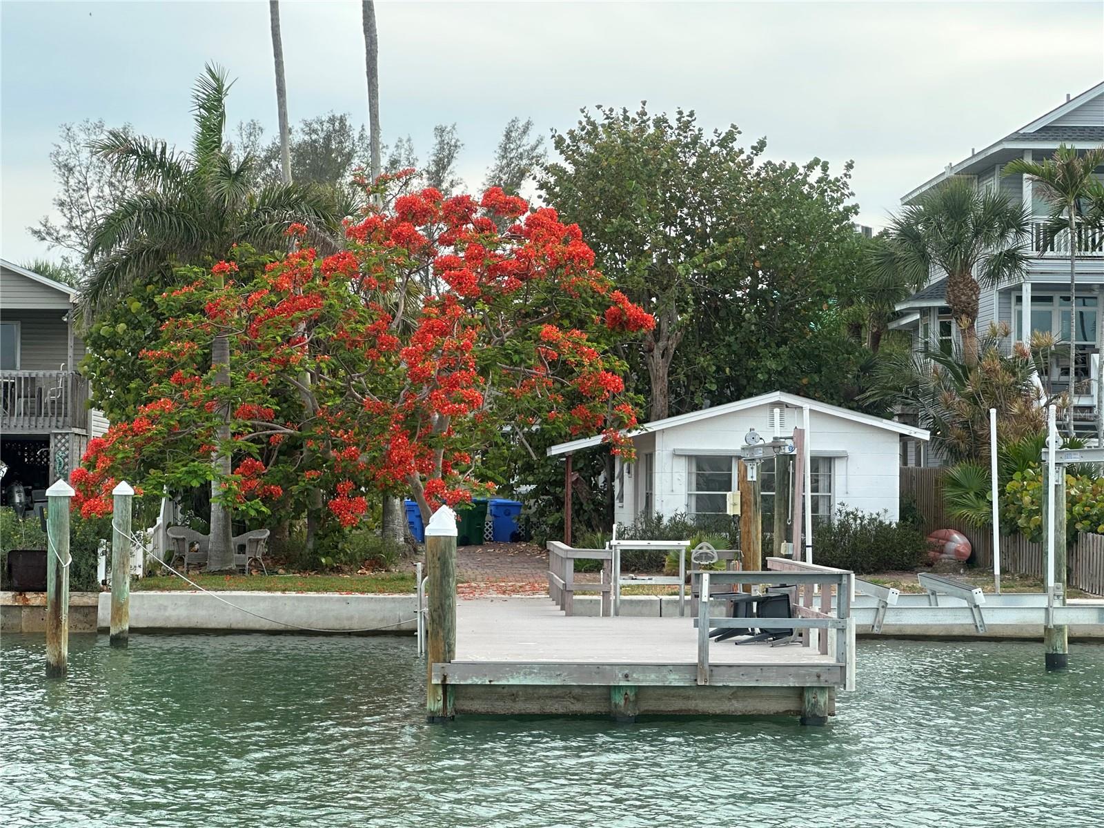 8405 Bayshore Dr Property Photo 2