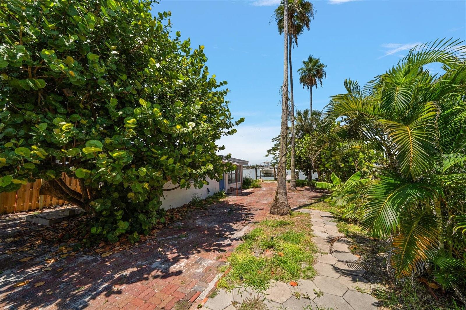 8405 Bayshore Dr Property Photo 27