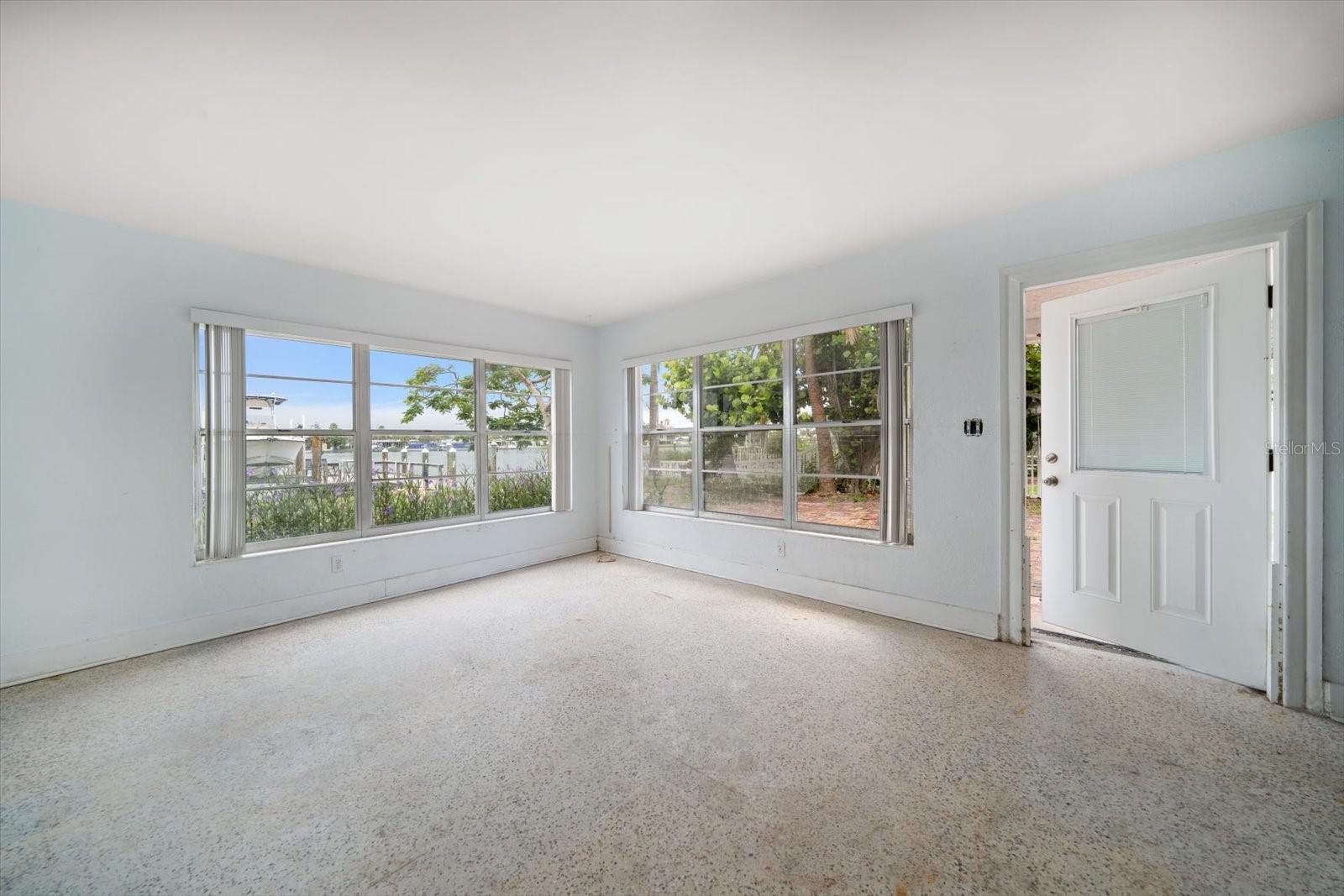 8405 Bayshore Dr Property Photo 32