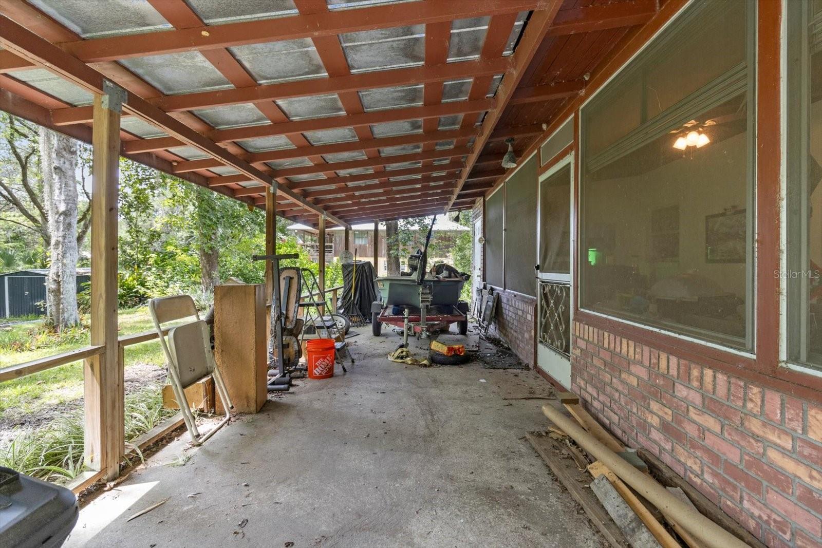 516 S Tuck Pt Property Photo 9