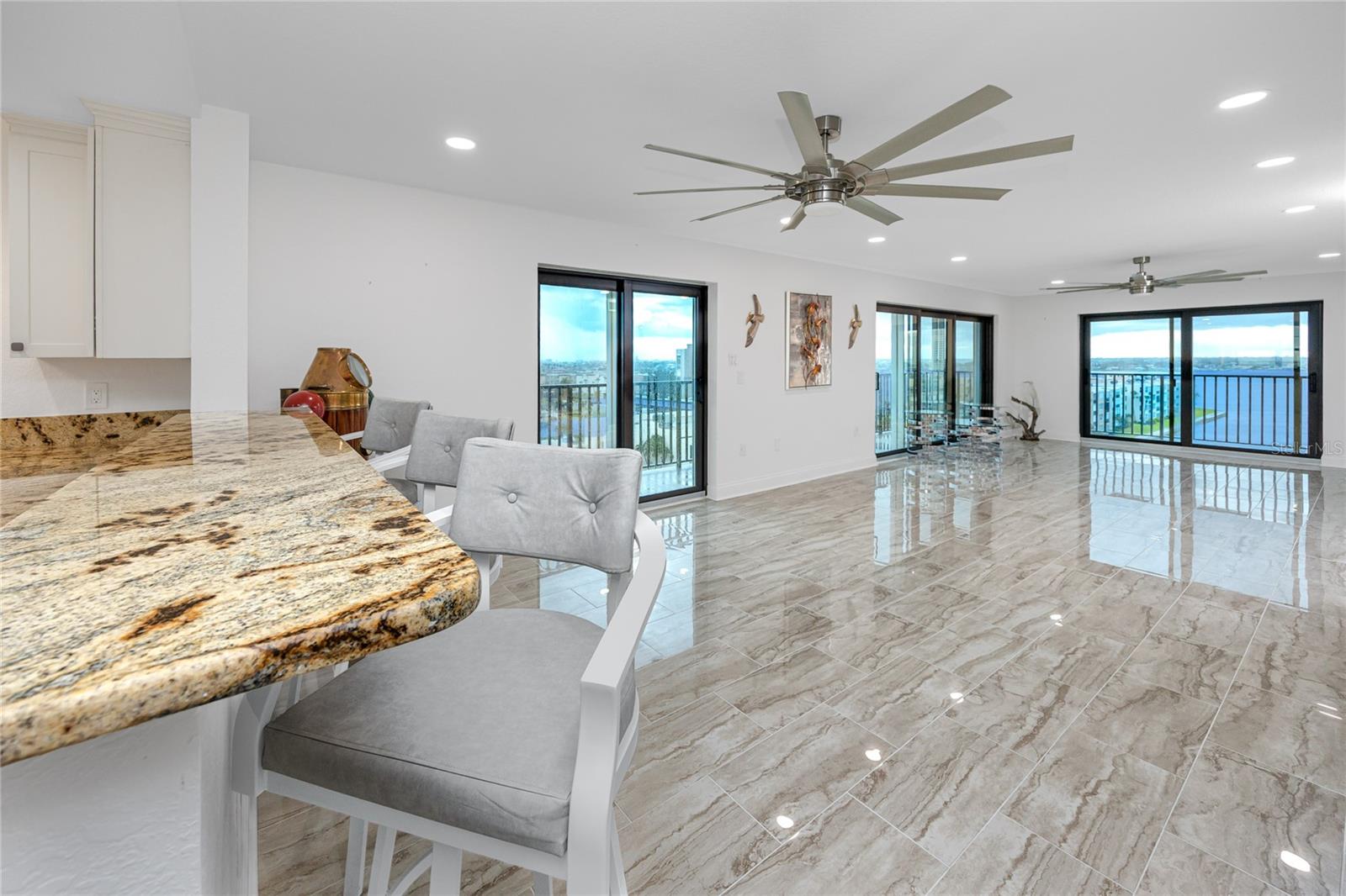 7300 Sun Island Dr S #706 Property Photo 12
