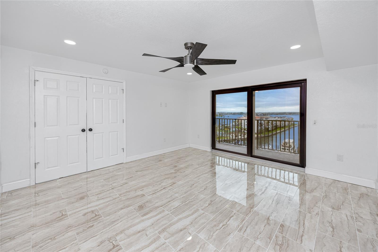 7300 Sun Island Dr S #706 Property Photo 23