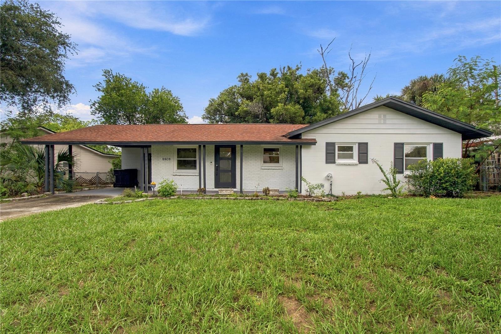 8609 DRIFTWOOD DR Property Photo 1