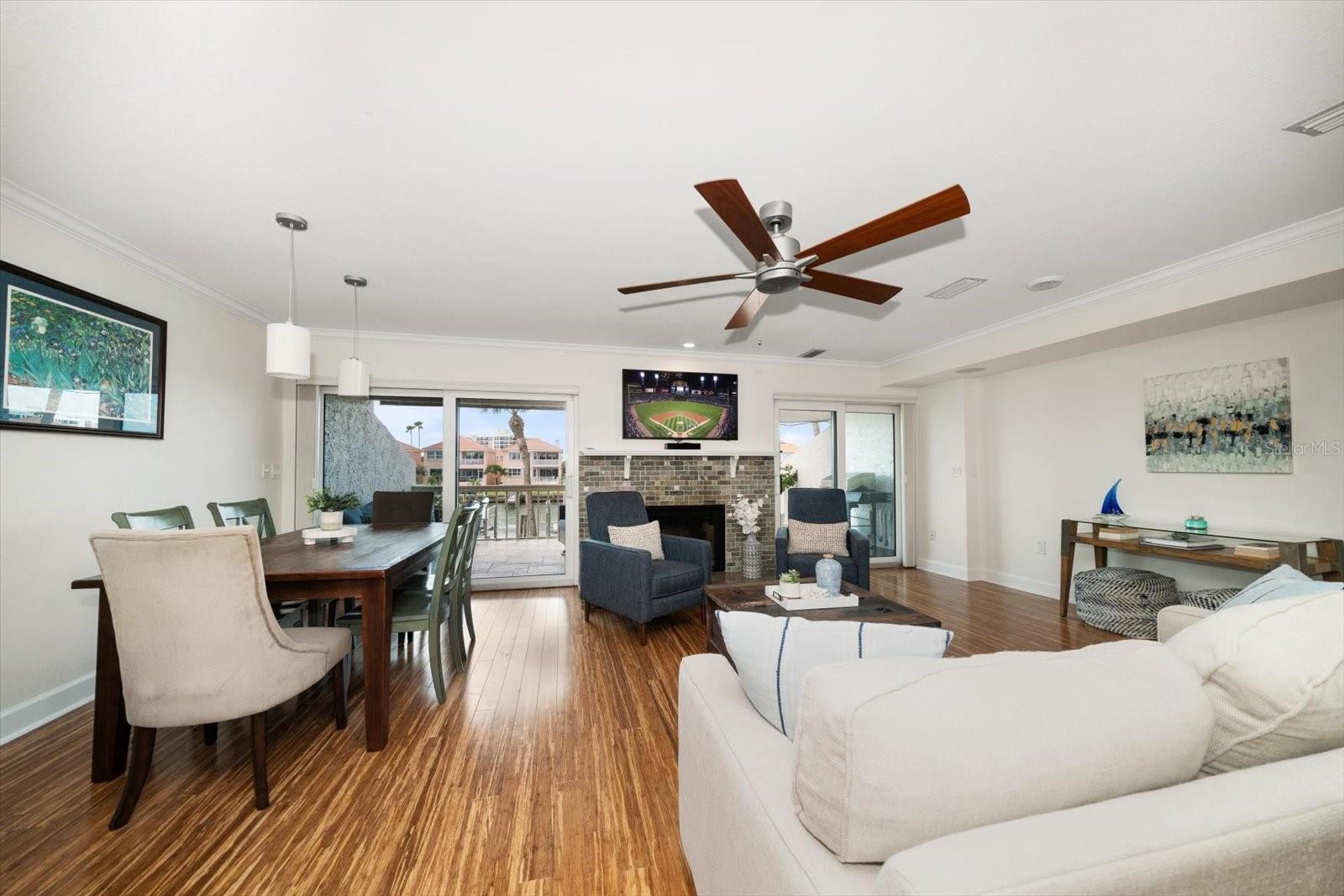119 Marina Del Rey Ct Property Photo 17