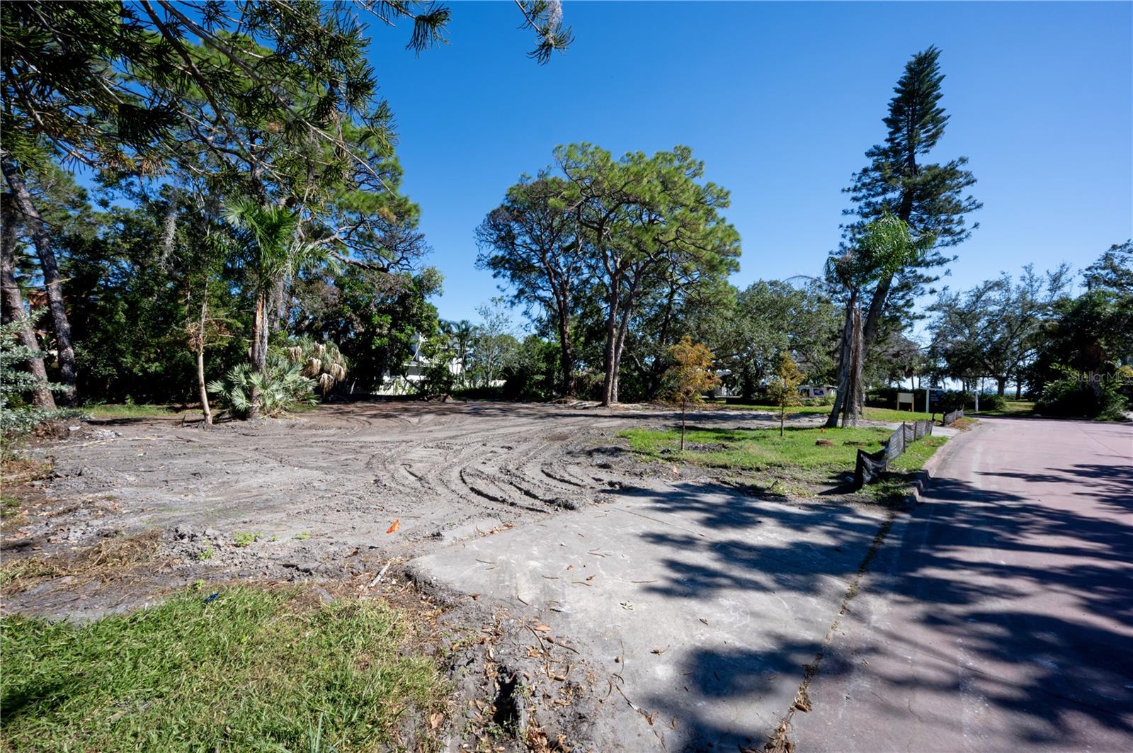 1125l Friendly Way S Property Photo 5