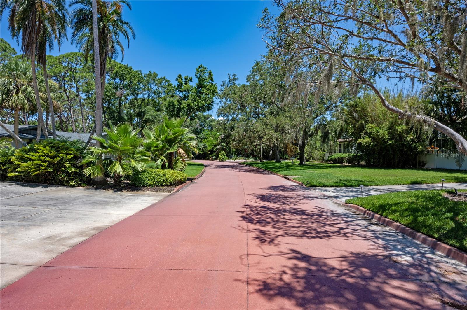 1125l Friendly Way S Property Photo 10