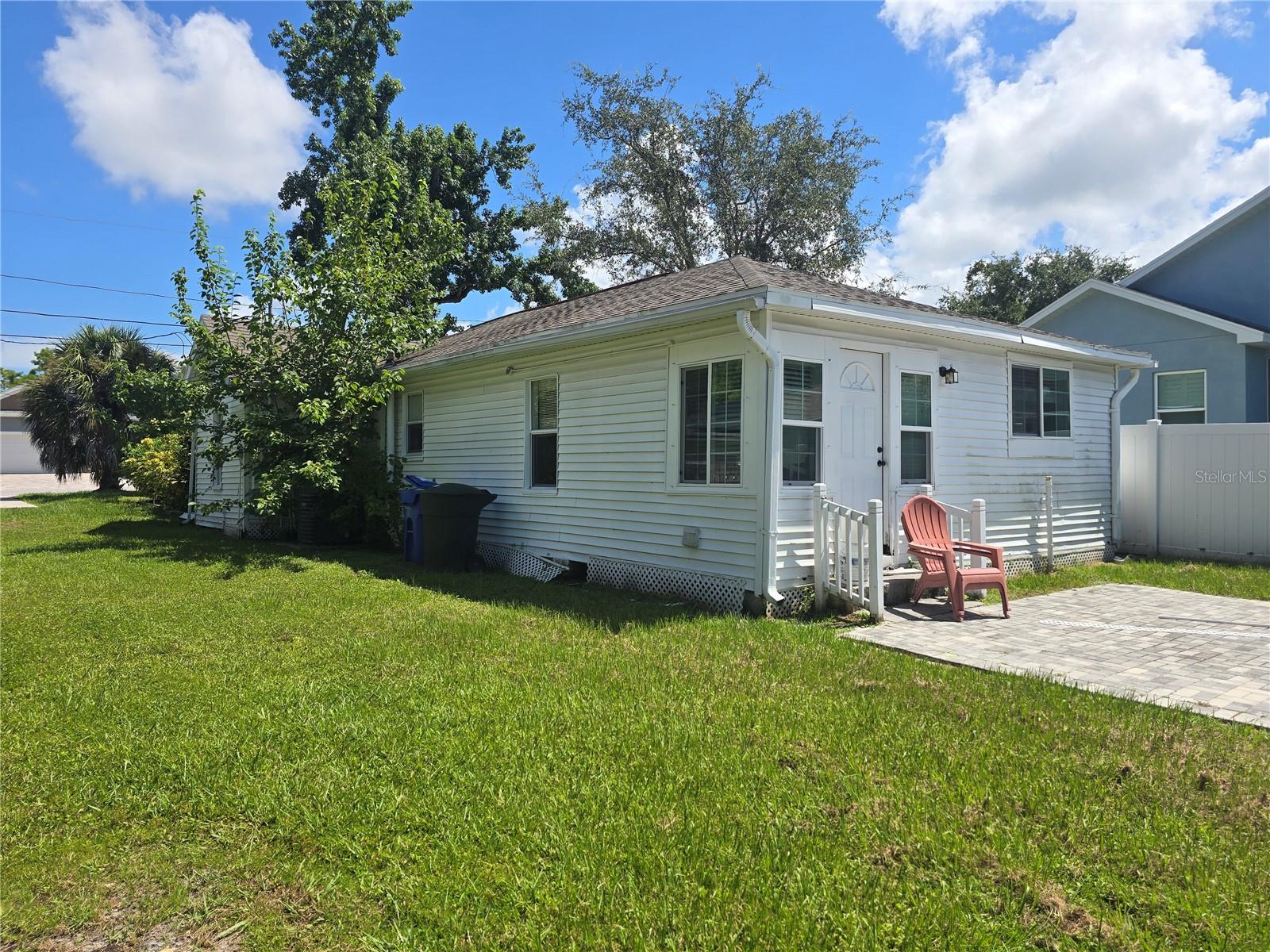 1327 Georgia Ave Property Photo 2