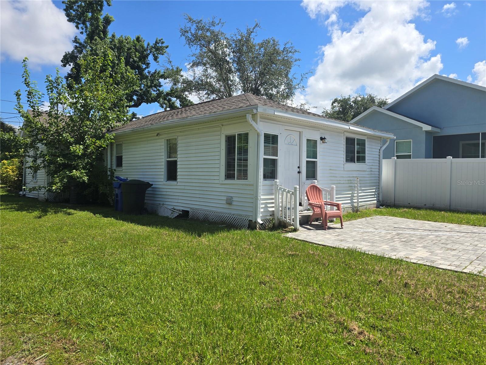 1327 Georgia Ave Property Photo 3
