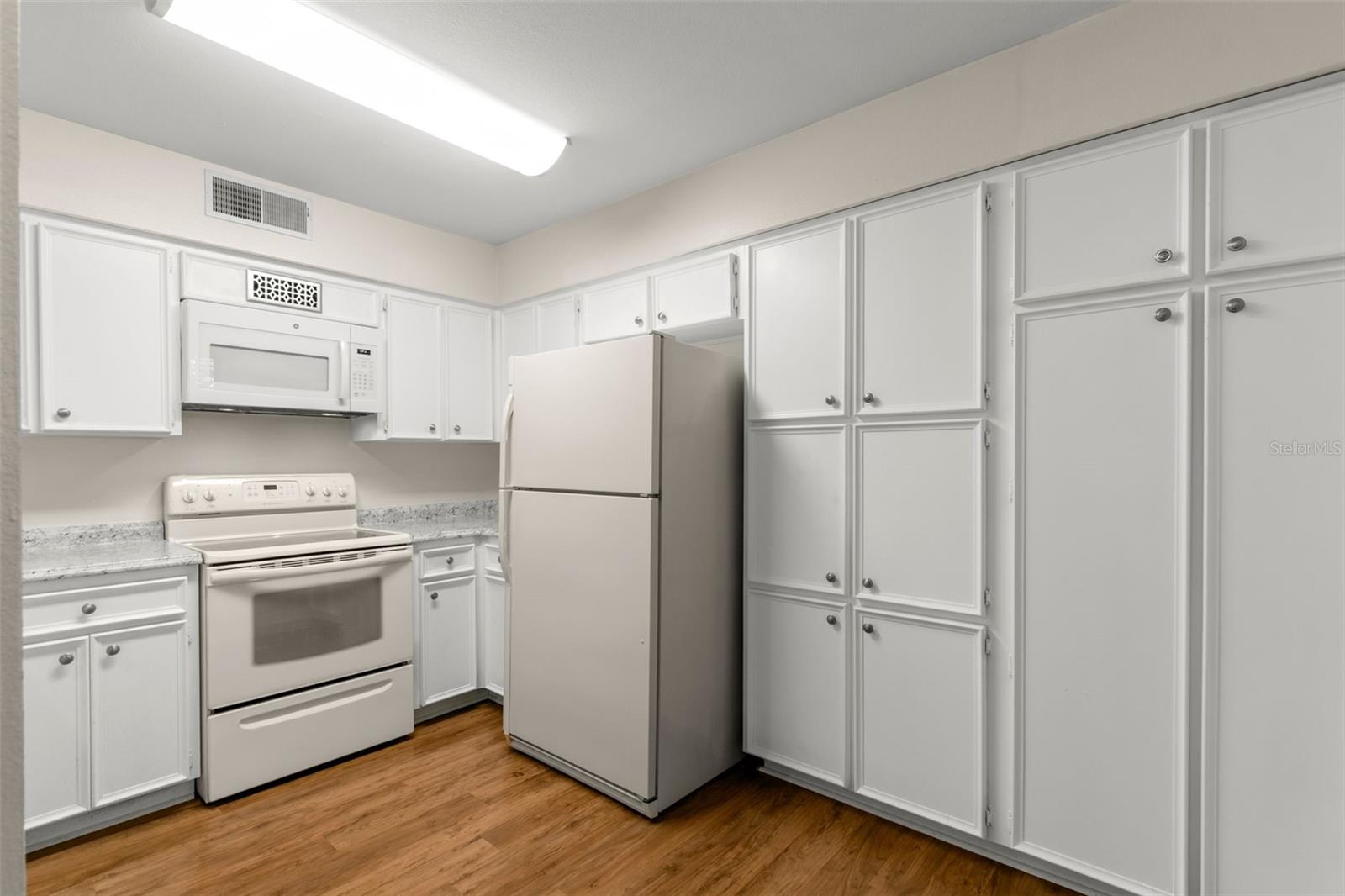 3399 Mermoor Dr #309 Property Photo 9