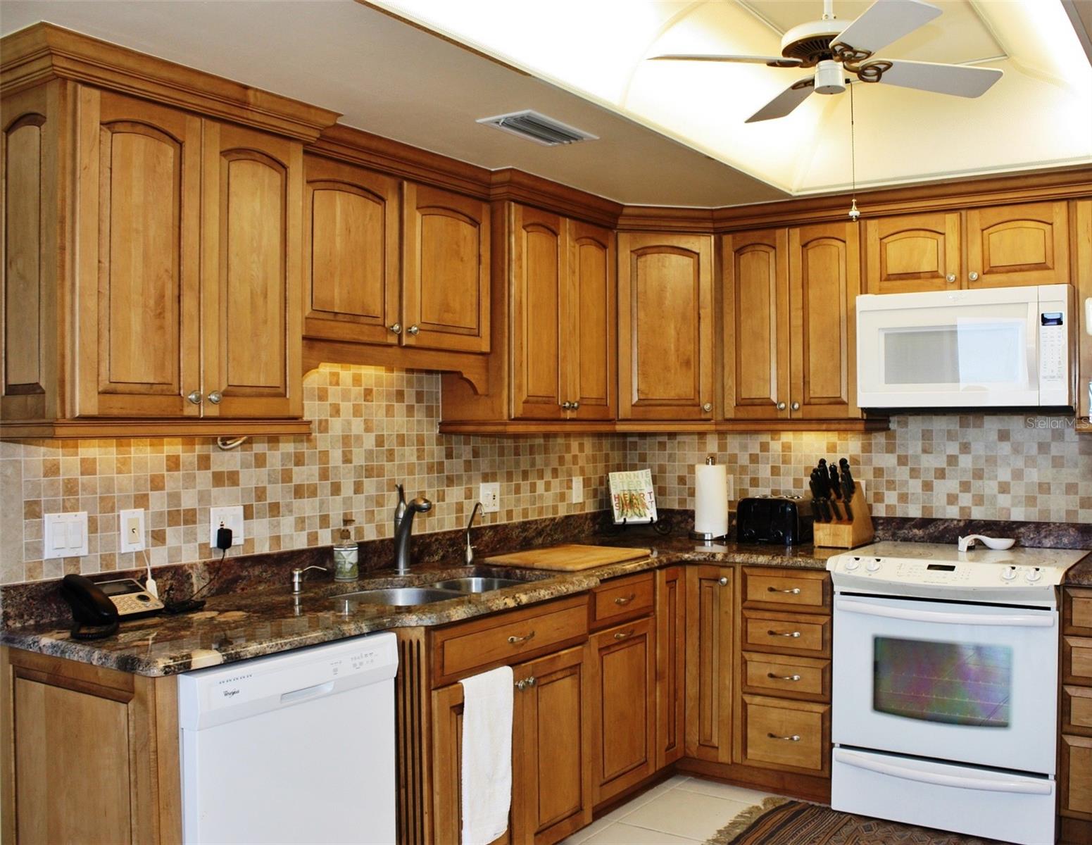 150 Belleview Blvd #507 Property Photo 2