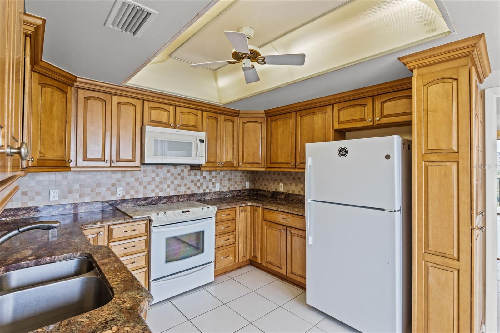 150 Belleview Blvd #507 Property Photo 10