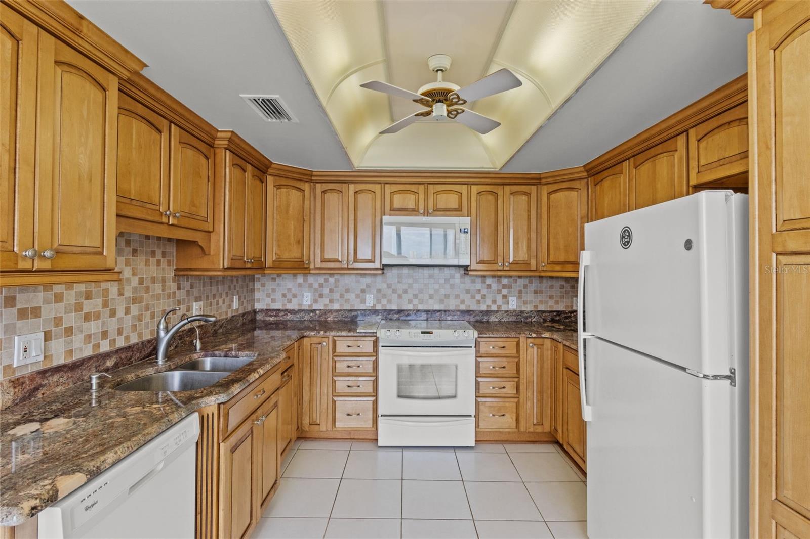150 Belleview Blvd #507 Property Photo 11