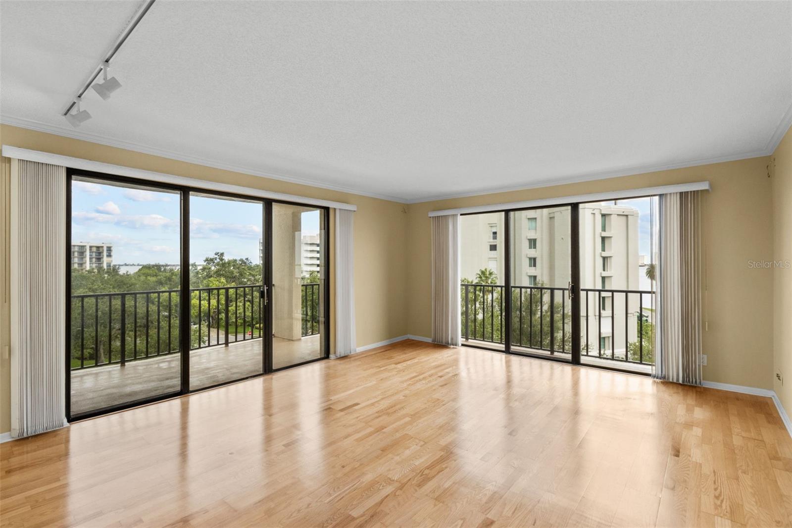 150 Belleview Blvd #507 Property Photo 18