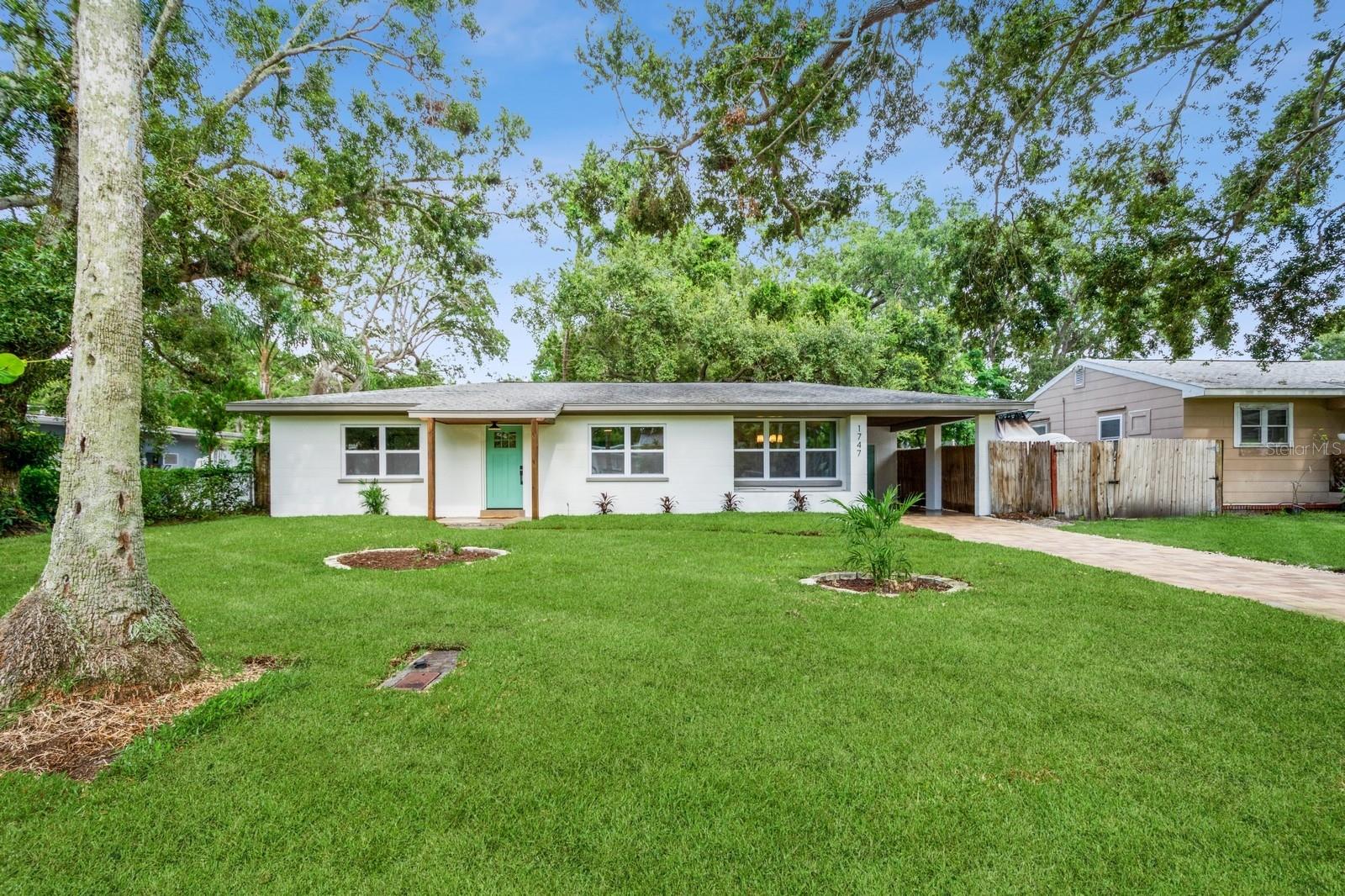 1747 Santa Anna Dr Property Photo 1