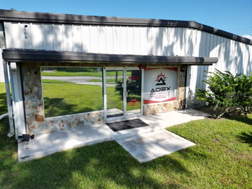 18431 Us Highway 301 Property Photo 1
