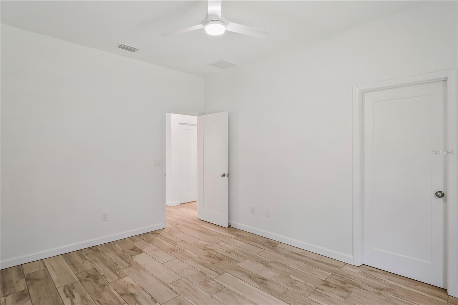 279 W Pearson St Property Photo 26