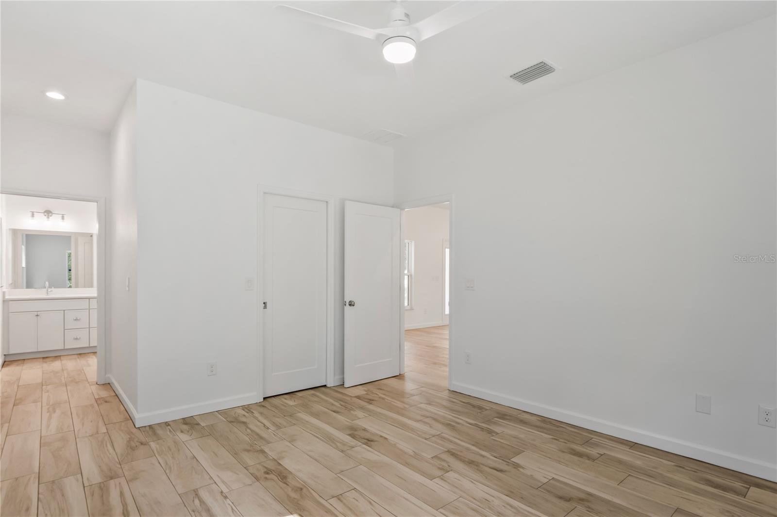 279 W Pearson St Property Photo 33