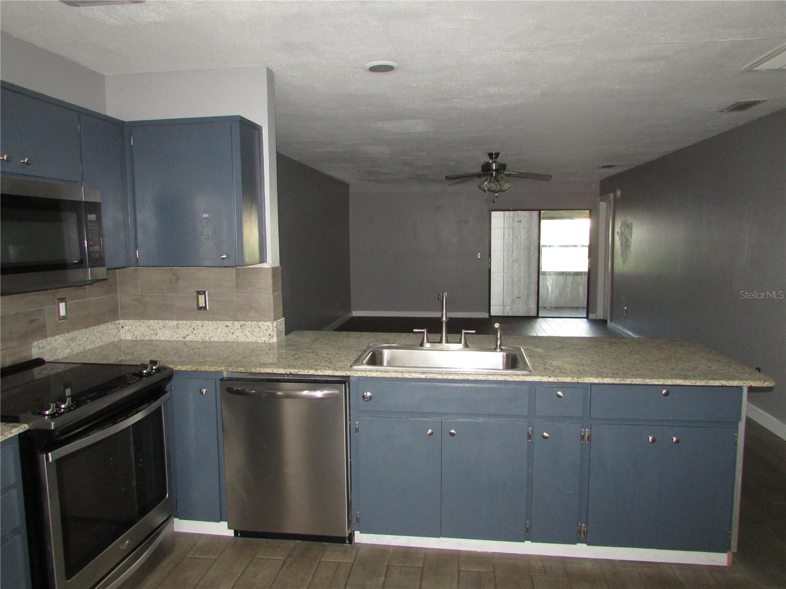 12715 Raeburn Way Property Photo 5