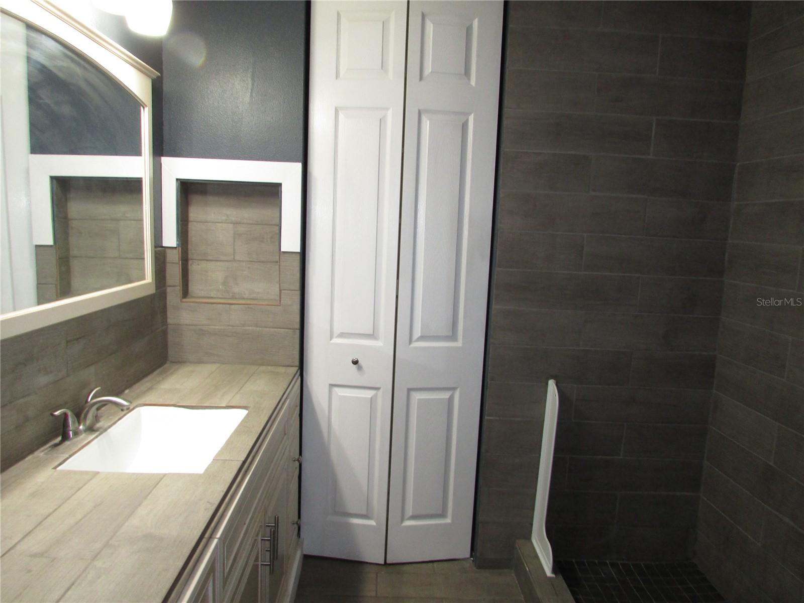 12715 Raeburn Way Property Photo 13