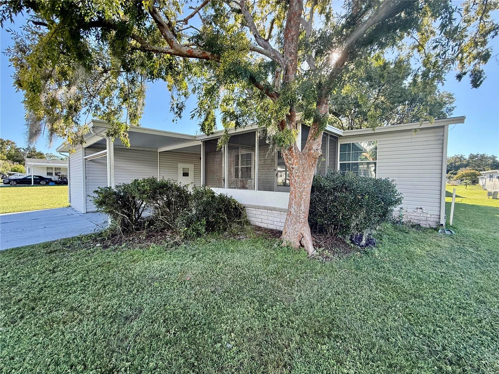 5152 FOREST GLENN DR Property Photo 1