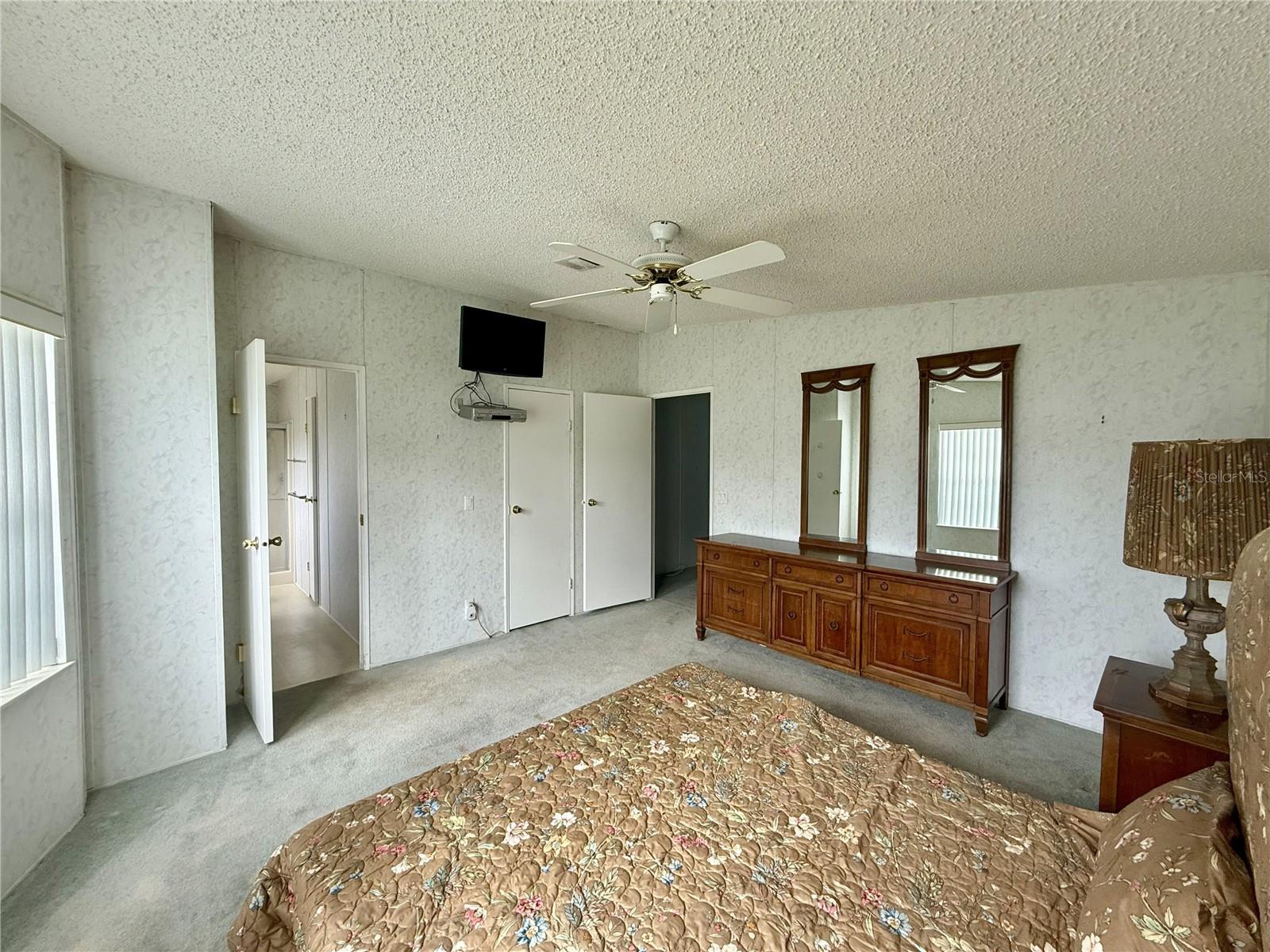 5152 Forest Glenn Dr Property Photo 6