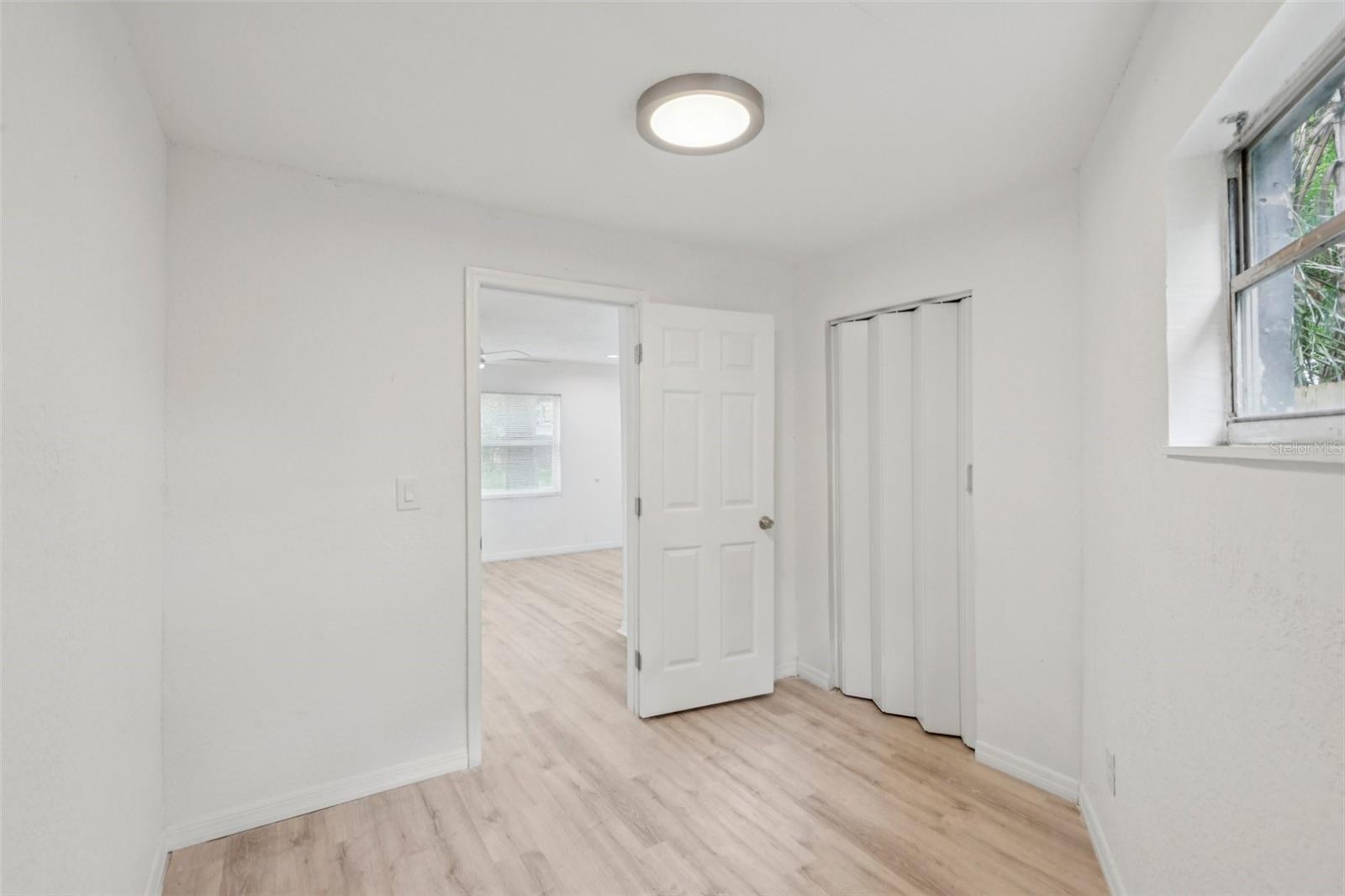 9404 N Mulberry St Property Photo 17