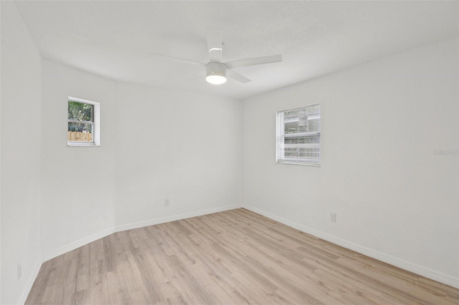 9404 N Mulberry St Property Photo 19