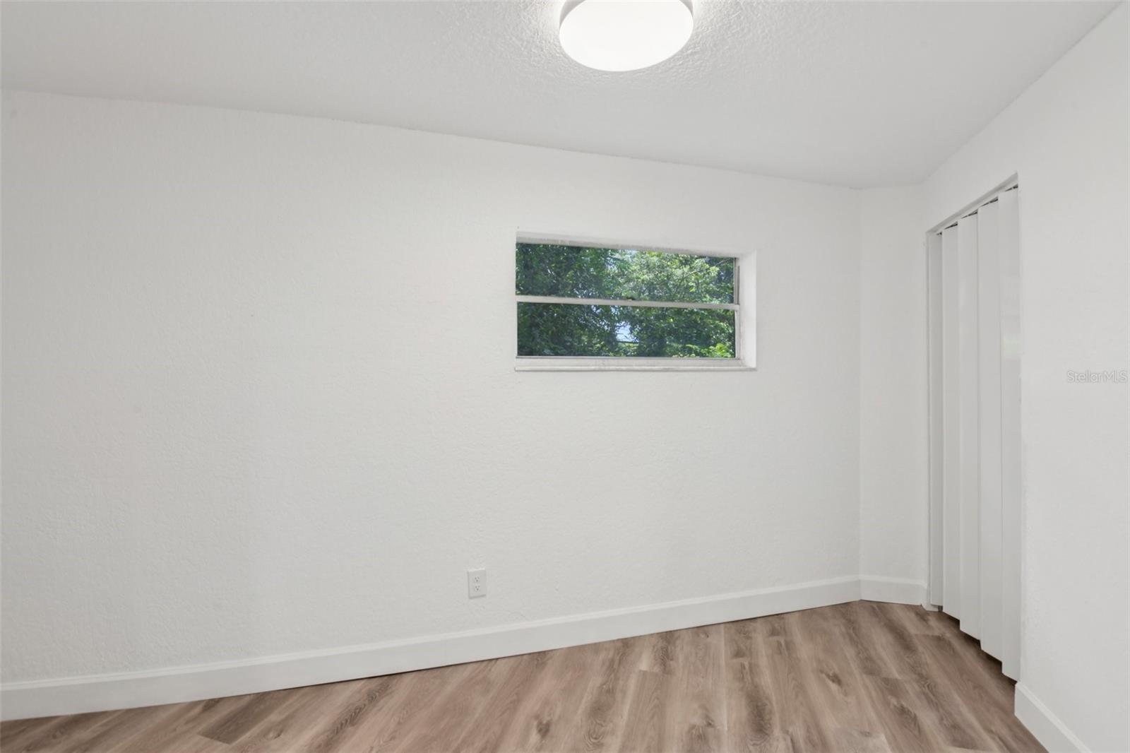 9404 N Mulberry St Property Photo 25