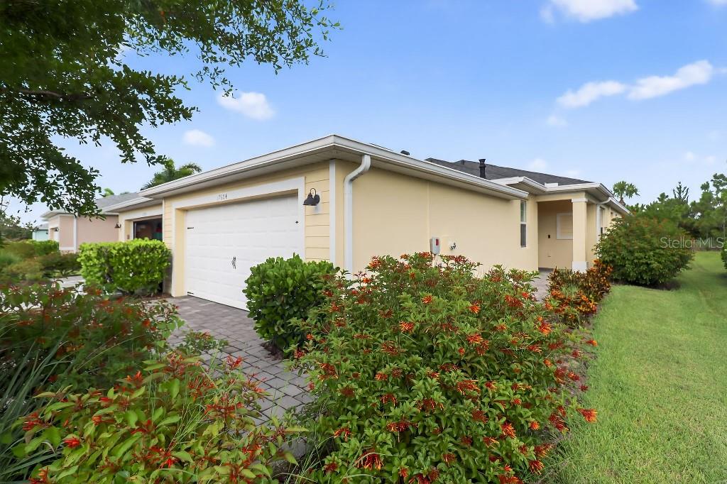 17604 Wayside Bnd Property Photo 1
