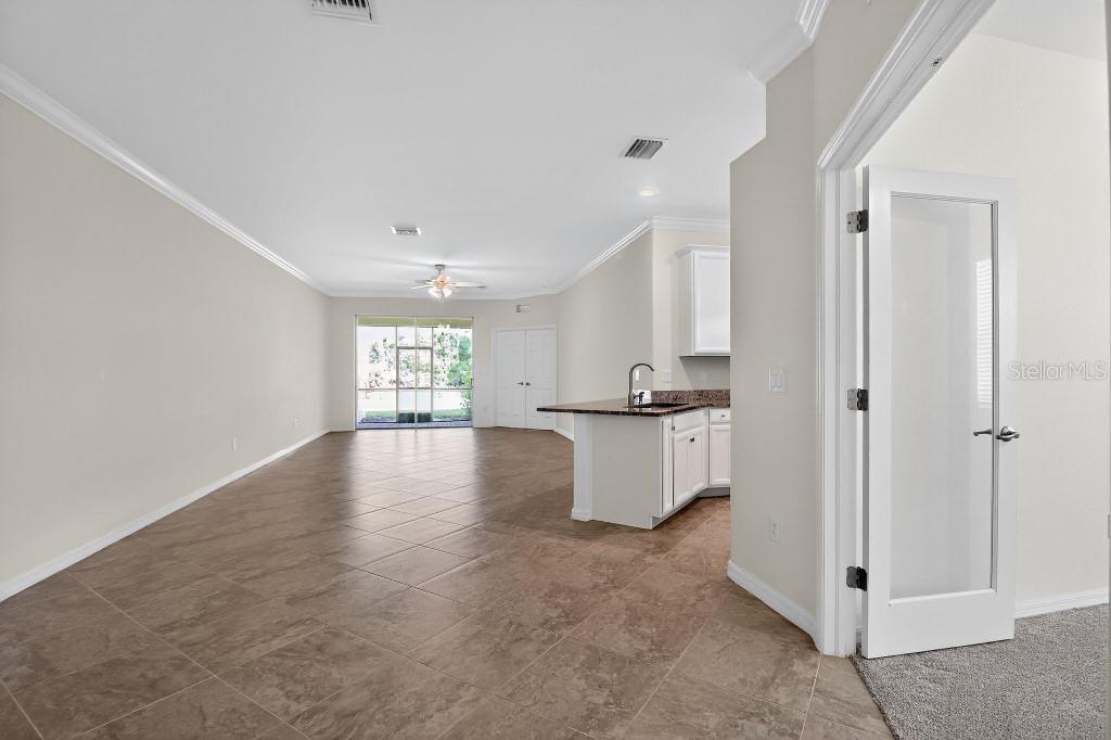 17604 Wayside Bnd Property Photo 5