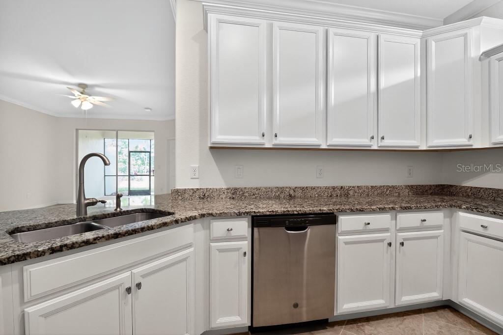 17604 Wayside Bnd Property Photo 10