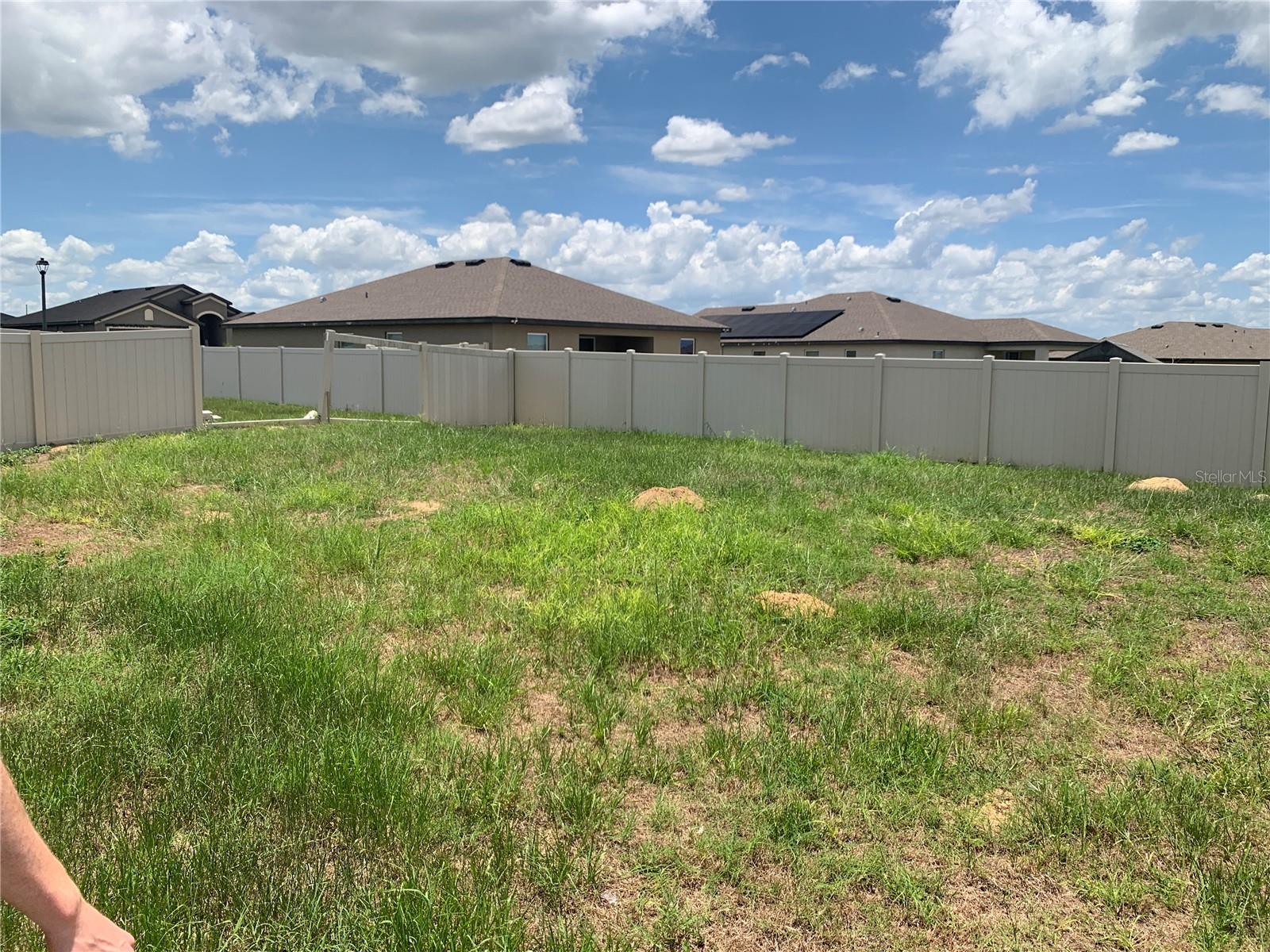 2187 Mandarin Loop Property Photo 9