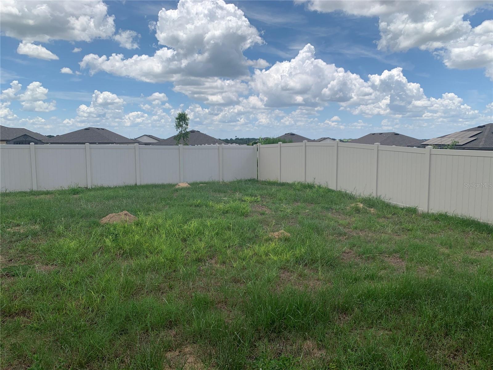 2187 Mandarin Loop Property Photo 10