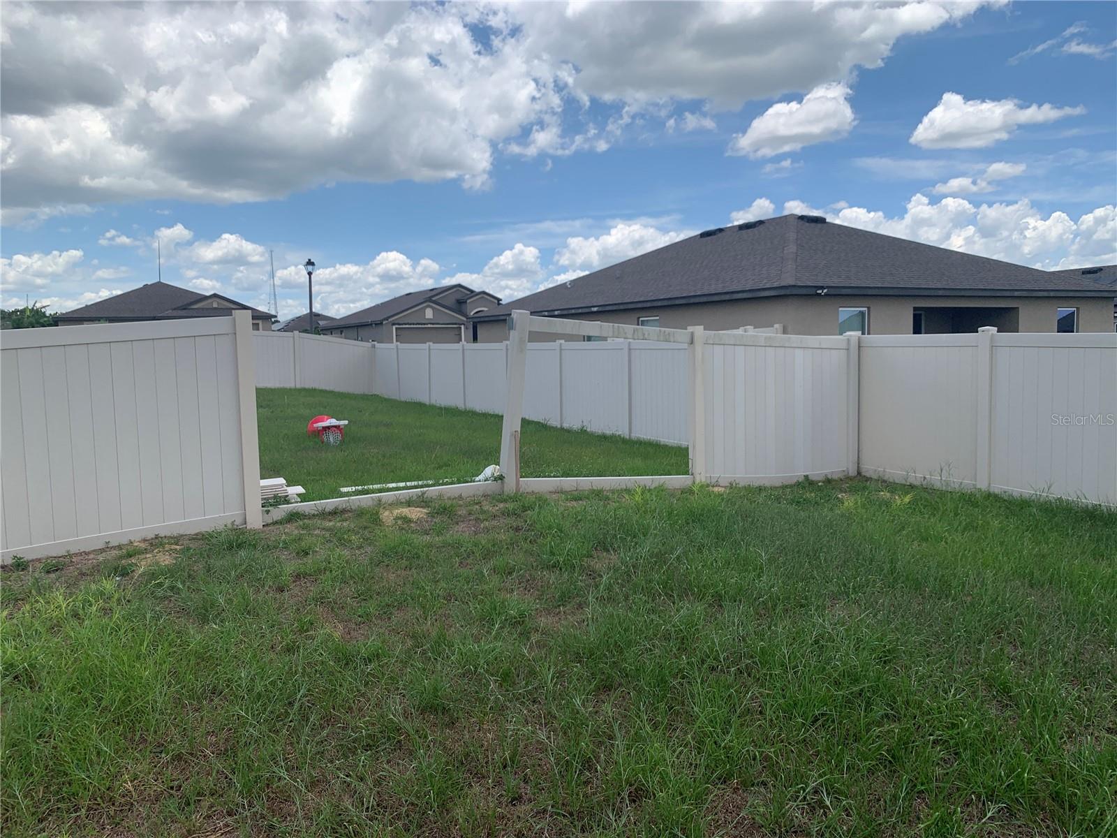 2187 Mandarin Loop Property Photo 11