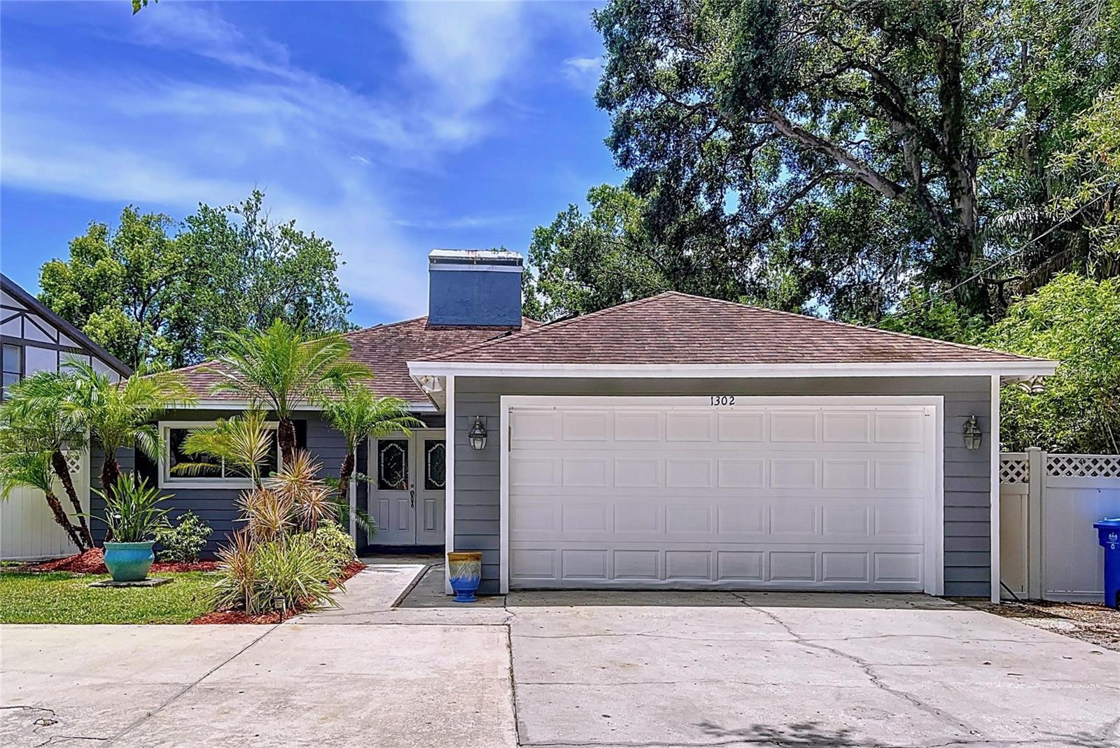 1302 S Pine Lake Dr Property Photo 1