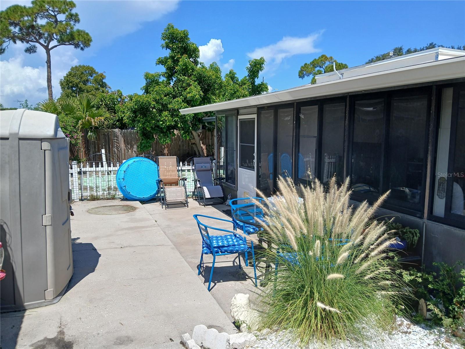 4328 Sussex St Property Photo 4