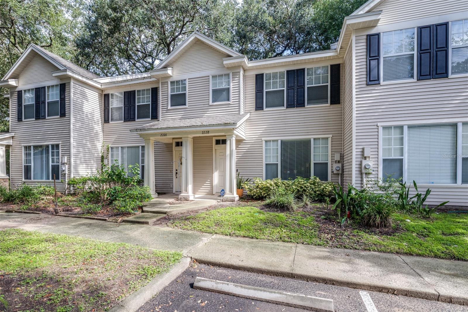 2228 Golden Oak Ln Property Photo 1