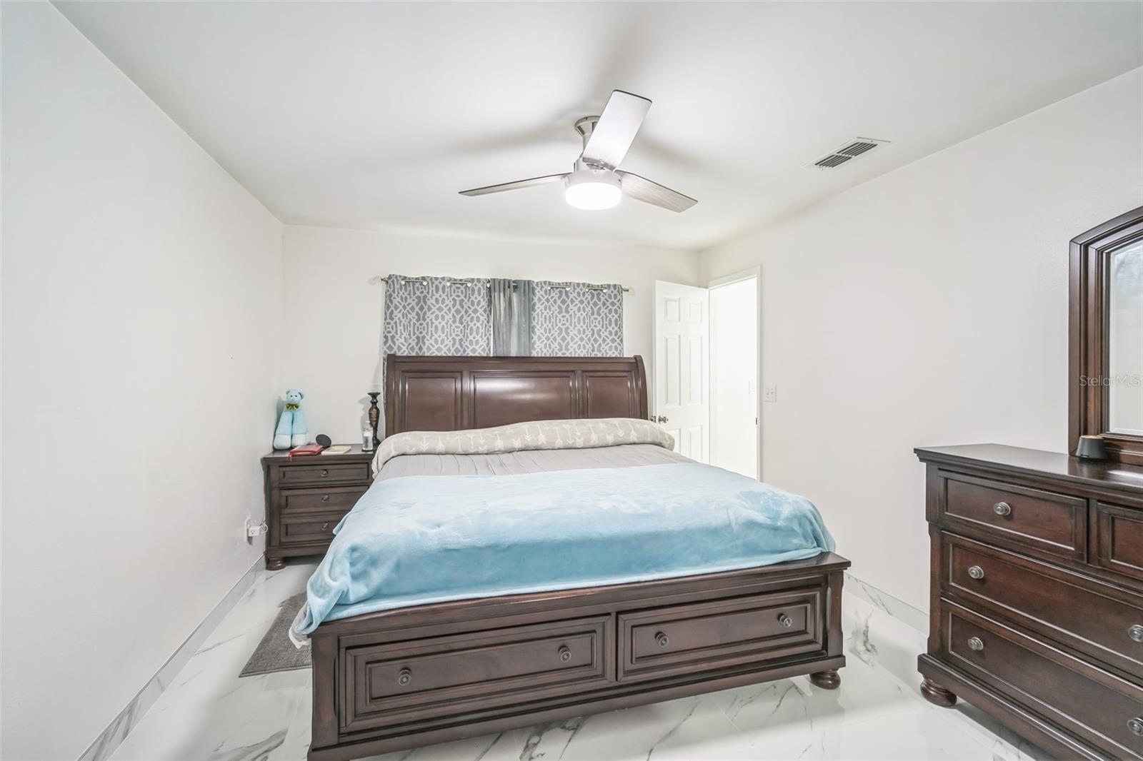 6830 N Dormany Rd Property Photo 14