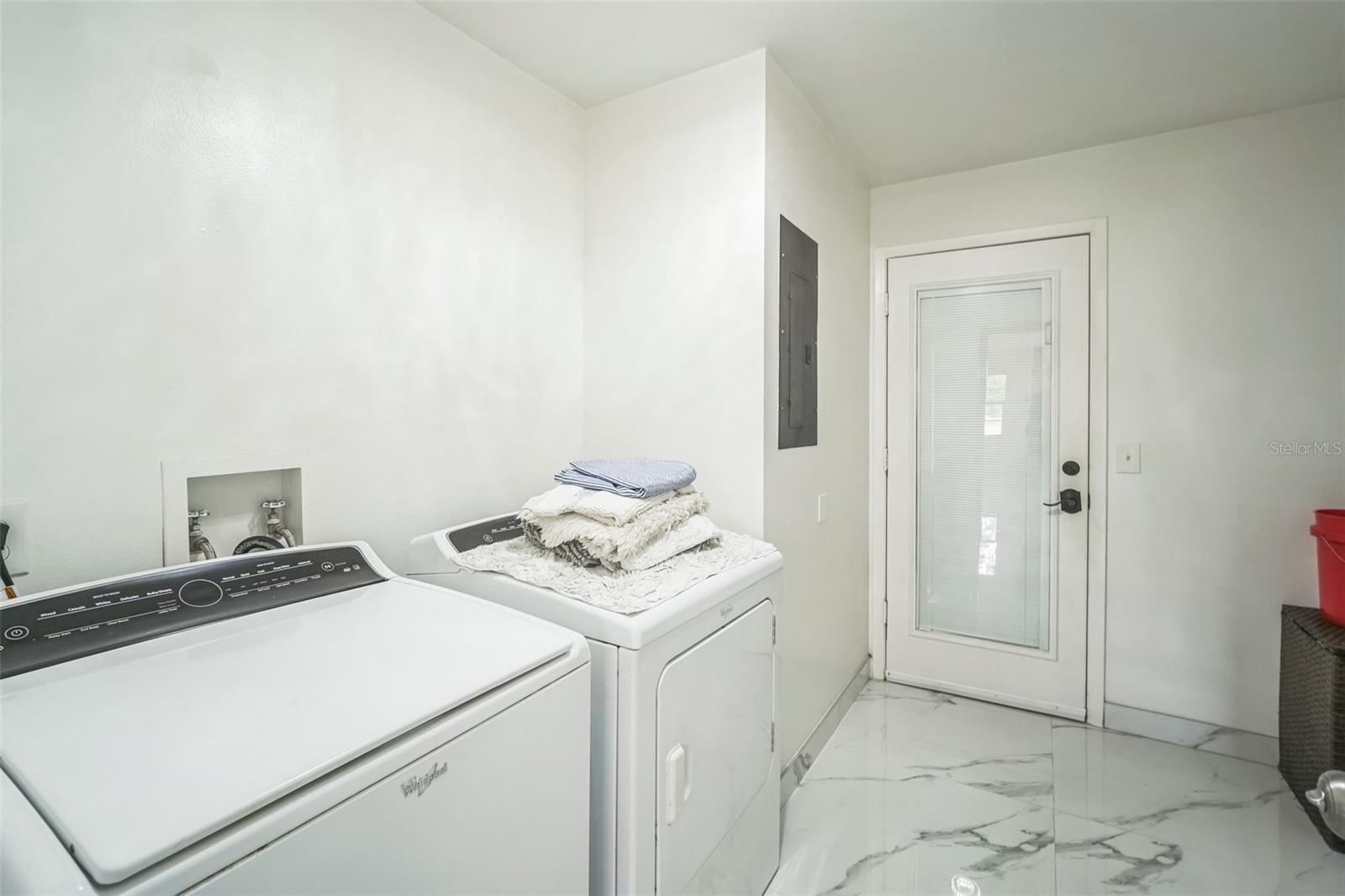 6830 N Dormany Rd Property Photo 16