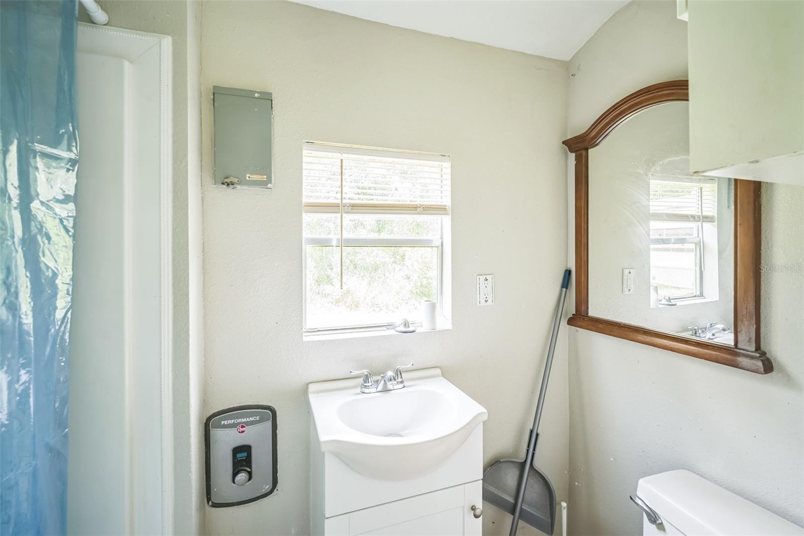6830 N Dormany Rd Property Photo 26