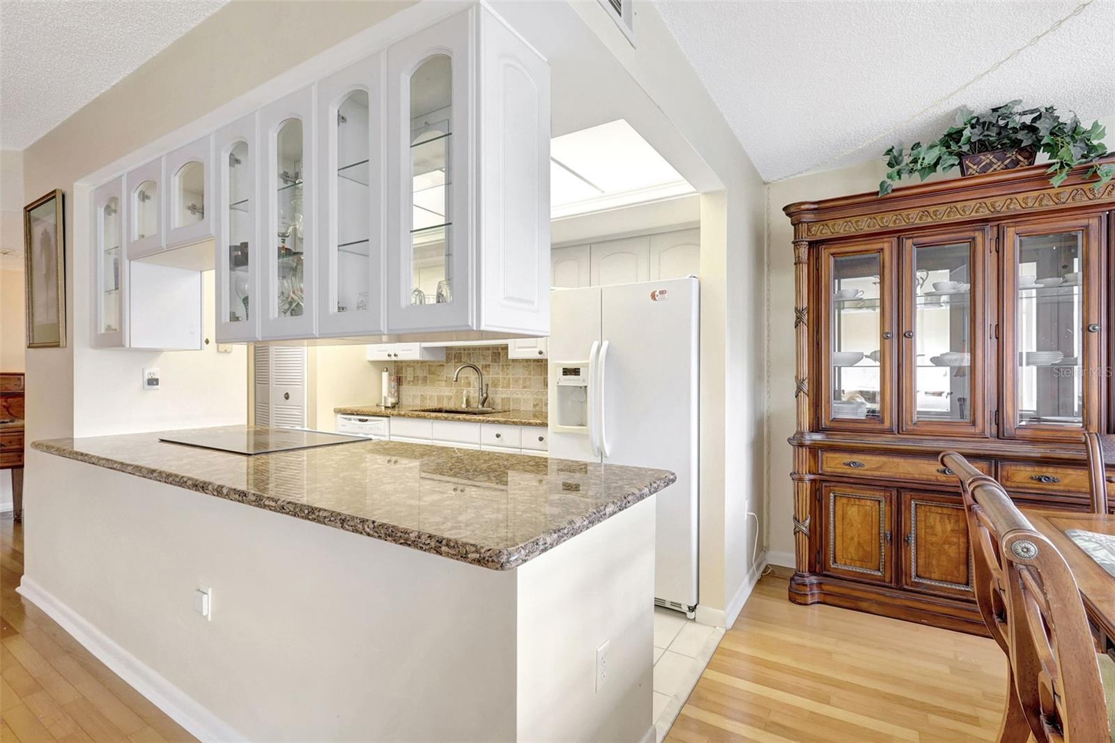 660 Island Way #708 Property Photo 11