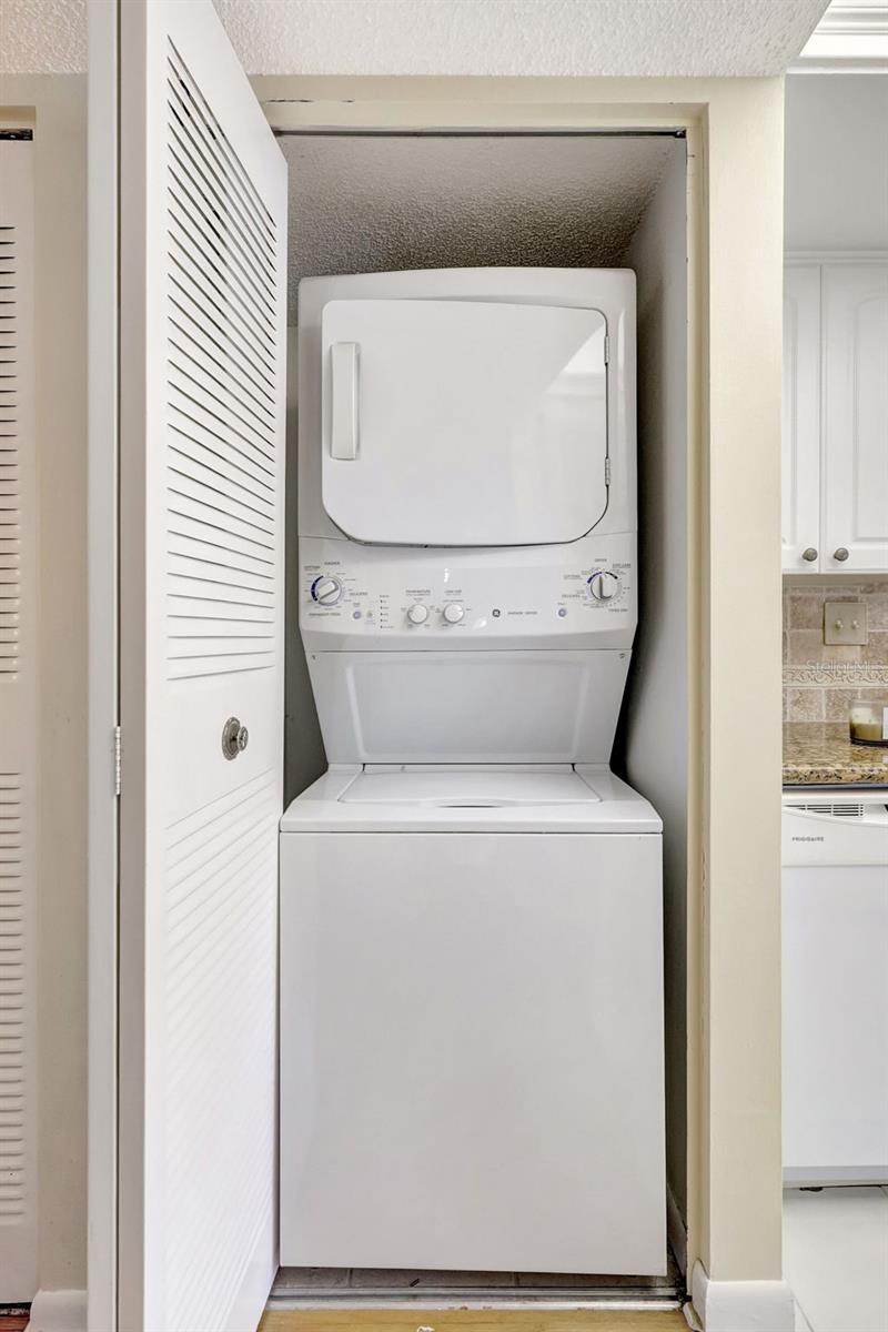 660 Island Way #708 Property Photo 16