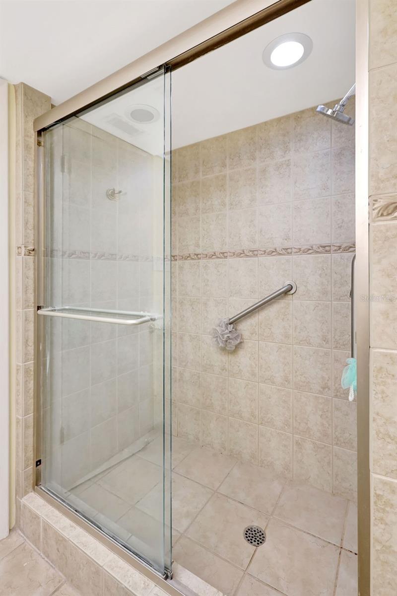660 Island Way #708 Property Photo 30