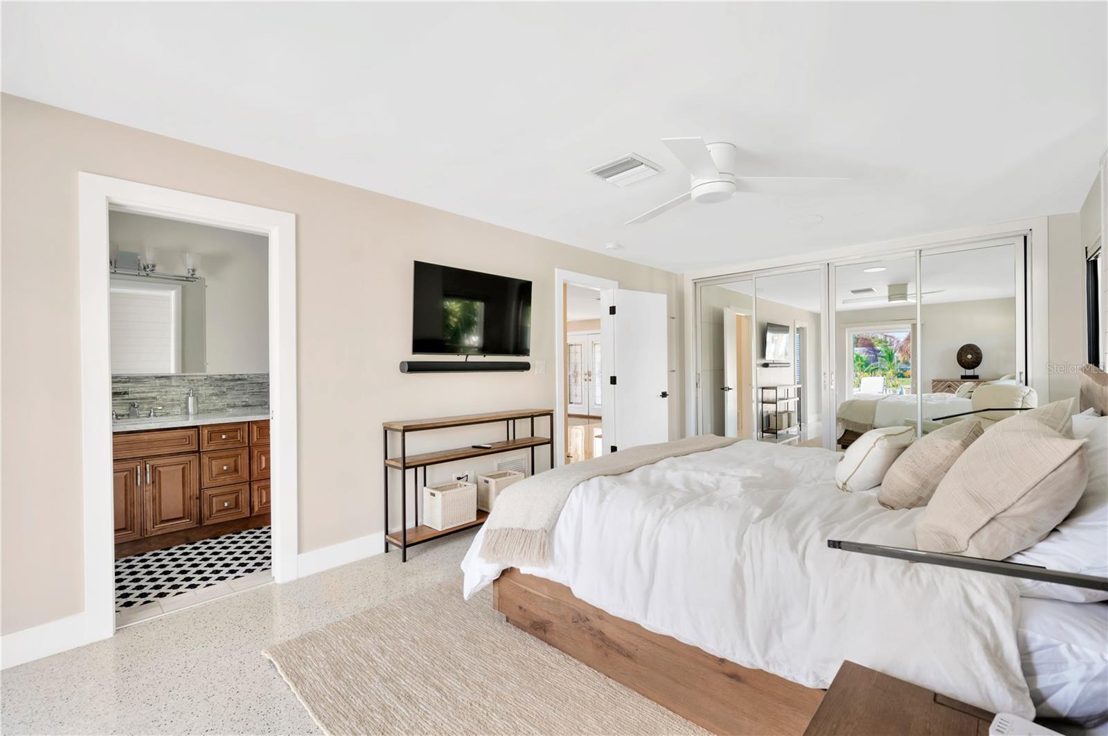 807 Snug Is Property Photo 76