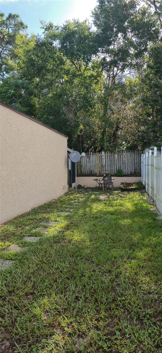 2214 Oak Wind Dr Property Photo 4
