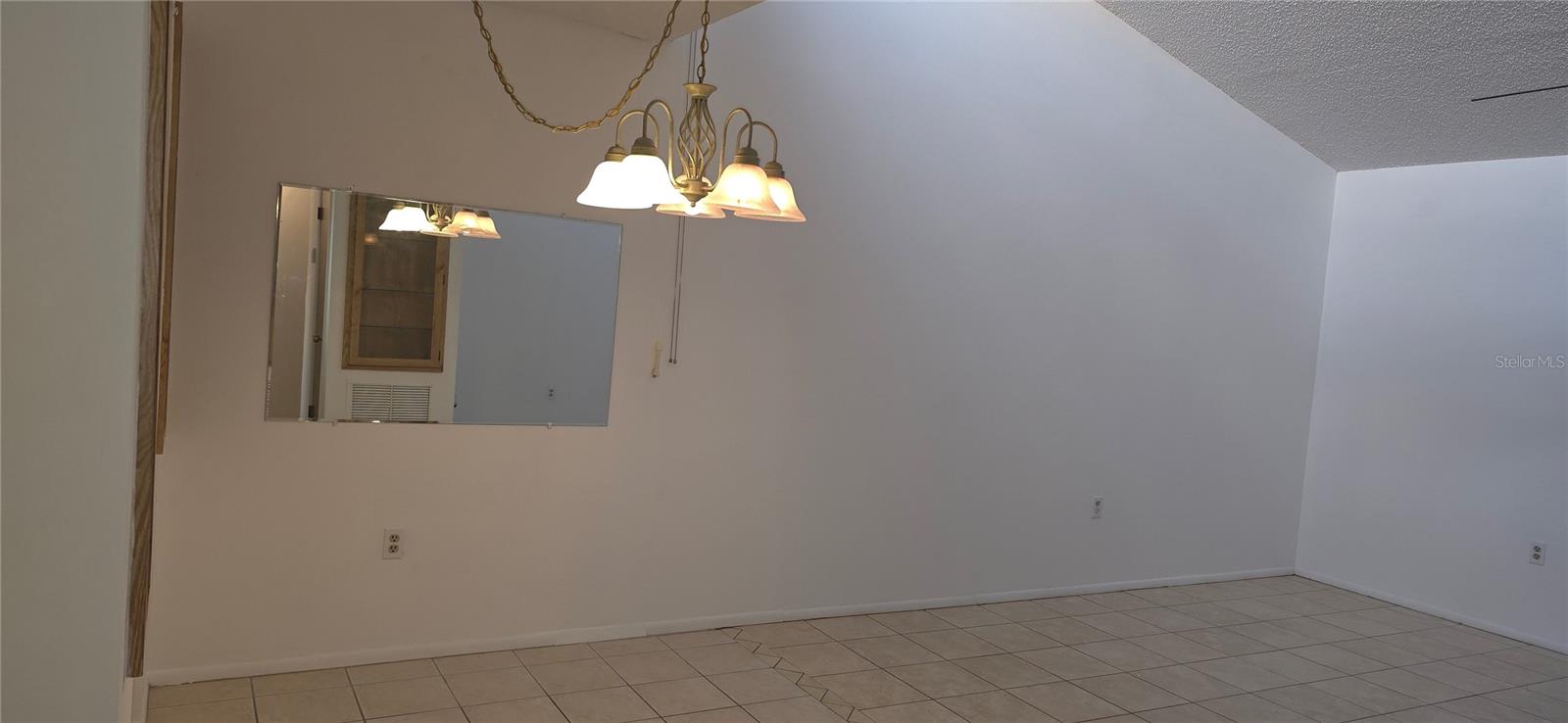 2214 Oak Wind Dr Property Photo 17