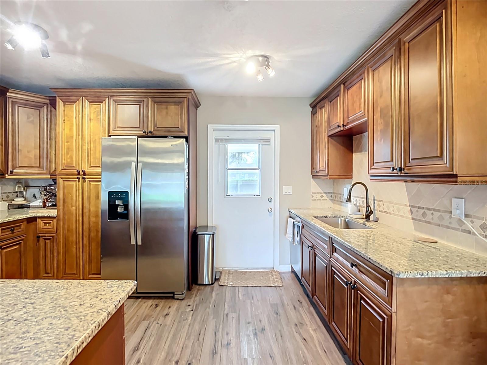 1304 Alfred St #b Property Photo 7