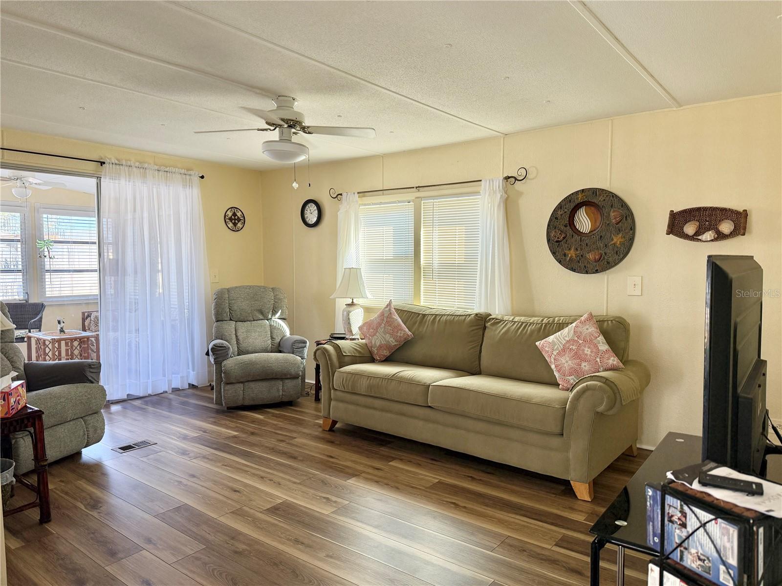 34648 Sweetpea Ln Property Photo 7
